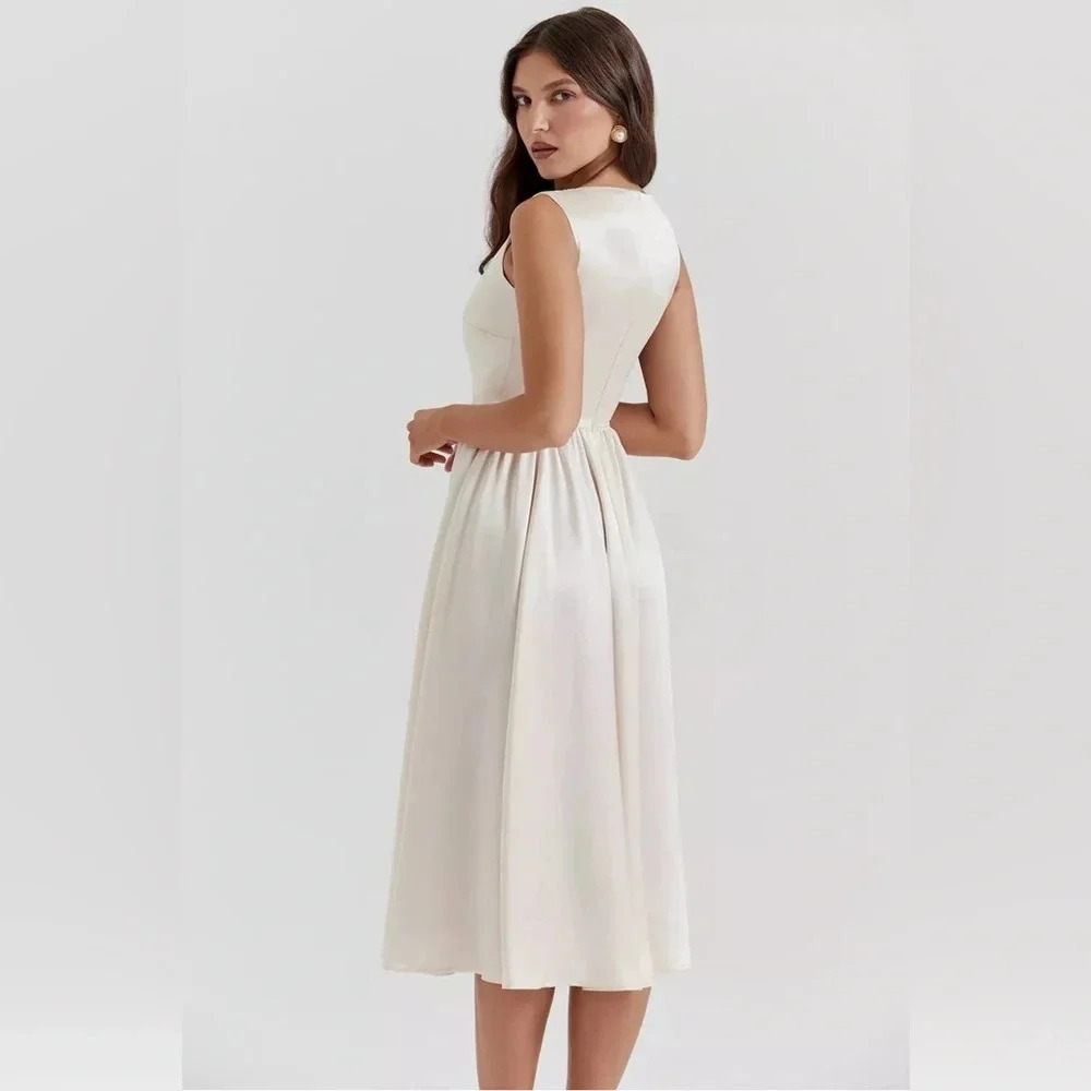 HOUSE OF CB 'Shayla' Vintage Cream Midi Dress - Picture 3 of 5